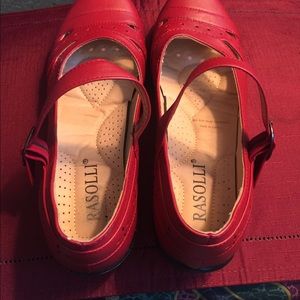 Women’s Mary Jane style shoes